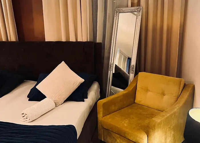 Csaky Palace Ba 3 Appartement *